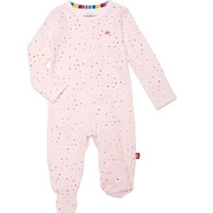 Magnetic Me | Chloe Footie